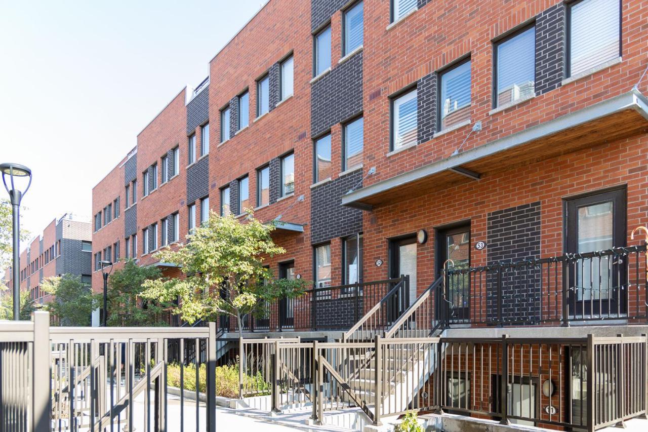 토론토 Beautiful Townhouse Near Yorkdale Mall, Wilson Subway 아파트 외부 사진