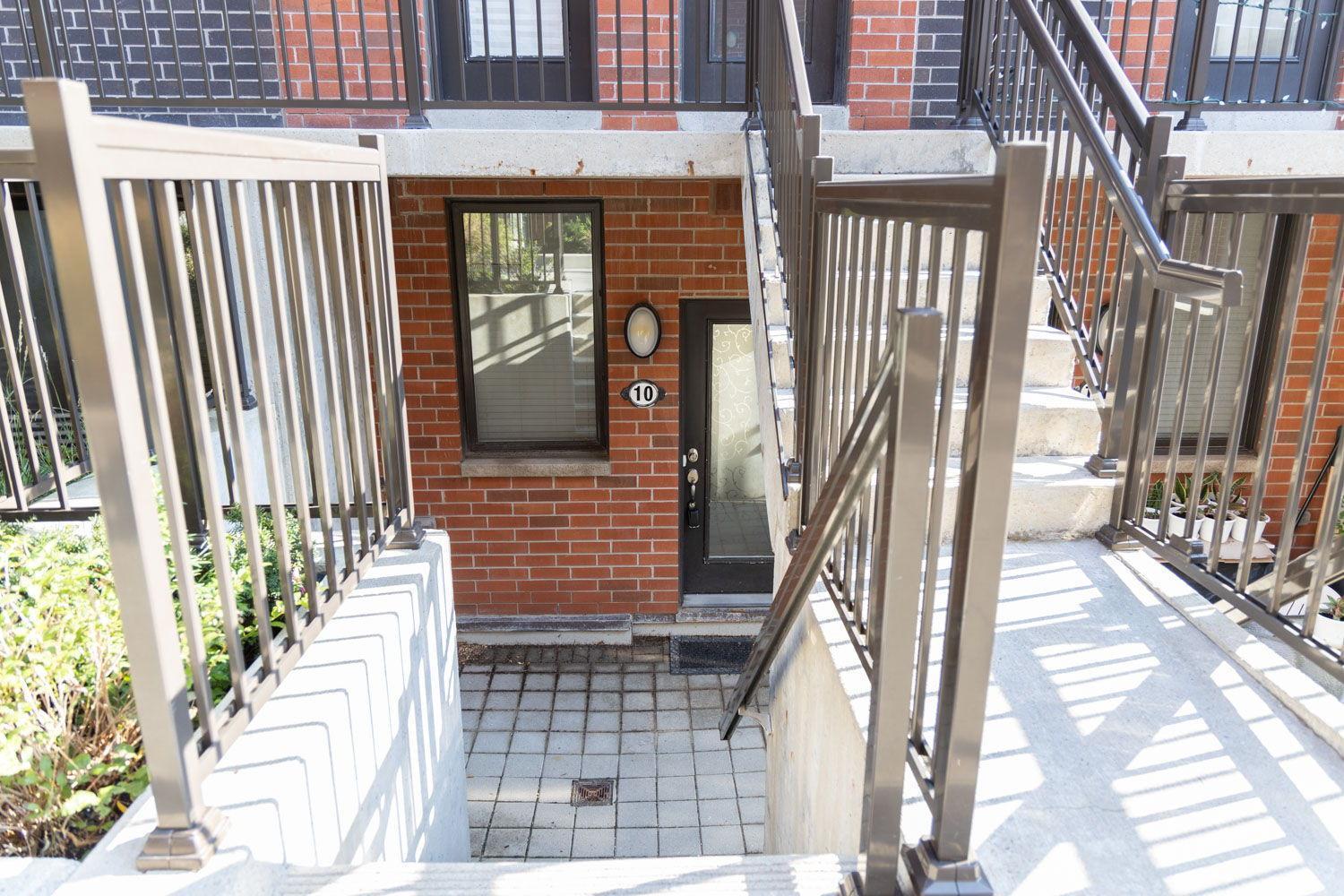 토론토 Beautiful Townhouse Near Yorkdale Mall, Wilson Subway 아파트 외부 사진